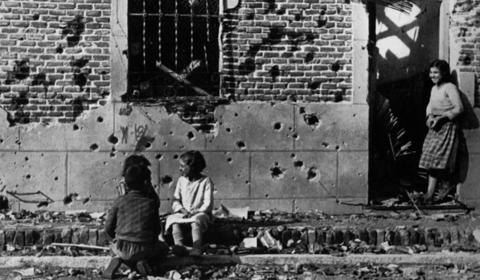 Casa de Vallecas fotografiada por Robert Capa en 1936