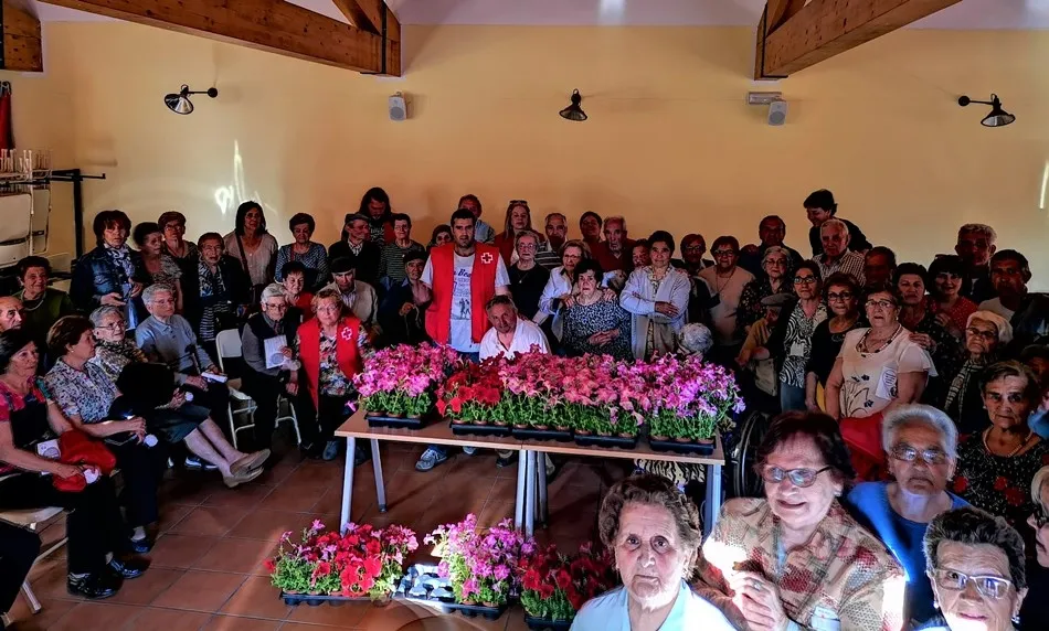 Más de 100 mayores asisten en Fuenteguinaldo a un encuentro organizado por Cruz Roja  