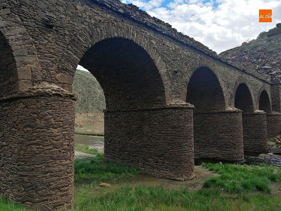 Foto 4 - As&iacute; marcha la construcci&oacute;n del nuevo puente del Risco de Martiago  
