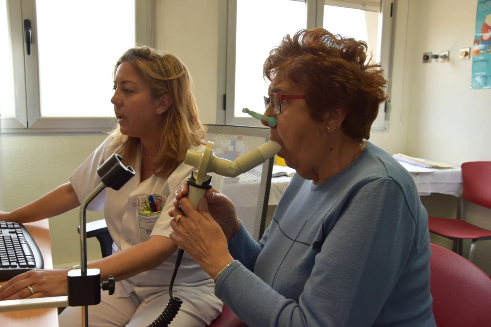 Foto 2 - La Unidad de Asma Grave del Hospital atiende a unos 80 pacientes con tratamientos biol&oacute;gicos