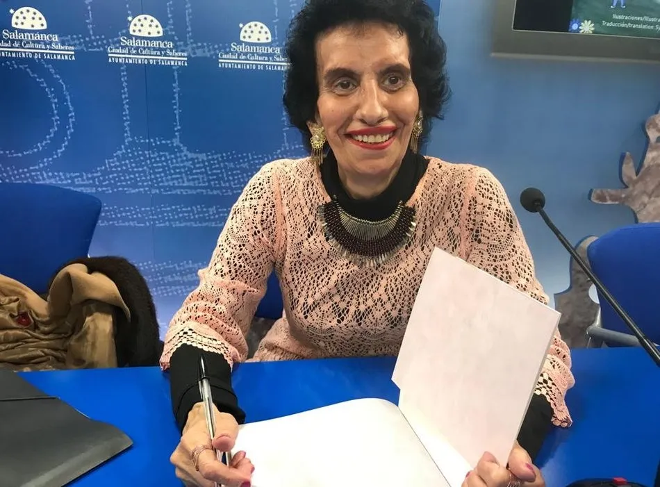 Sofía Montero firma su nuevo libro infantil Poemitas de papel