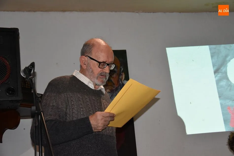Foto 11 - &Aacute;ngeles P&eacute;rez L&oacute;pez y Gabriel Vi&ntilde;als, ejemplares &uacute;nicos de poes&iacute;a y pintura