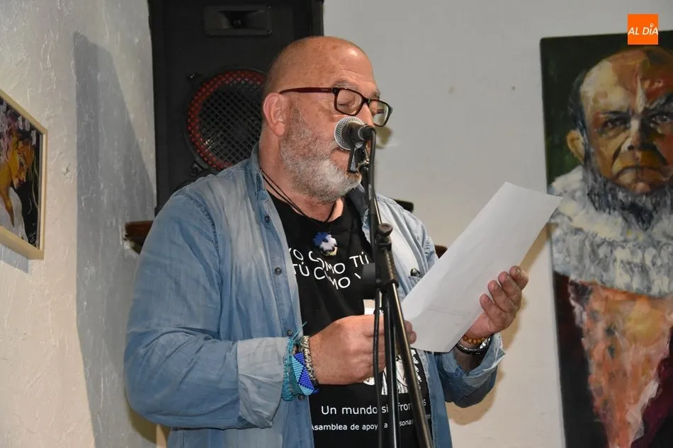 Foto 10 - &Aacute;ngeles P&eacute;rez L&oacute;pez y Gabriel Vi&ntilde;als, ejemplares &uacute;nicos de poes&iacute;a y pintura