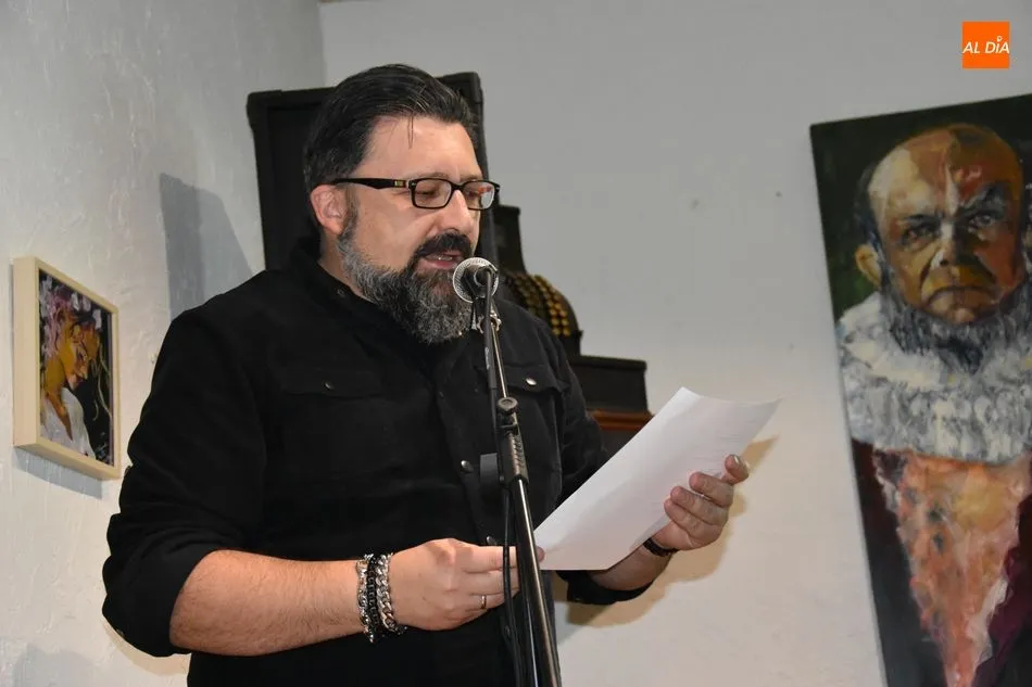 Foto 9 - &Aacute;ngeles P&eacute;rez L&oacute;pez y Gabriel Vi&ntilde;als, ejemplares &uacute;nicos de poes&iacute;a y pintura