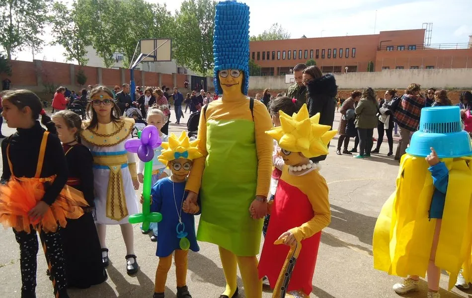 Los disfraces han animado las fiestas del Colegio Padres Trinitarios