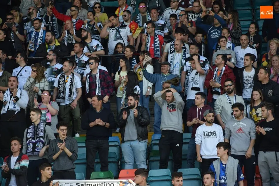 Aficionados del Salamanca UDS durante un partido