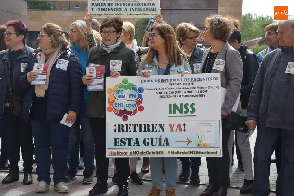 Foto 2 - Afibrosal se une a las protestas por la gu&iacute;a de fibromialgia publicada por&nbsp; el INSS