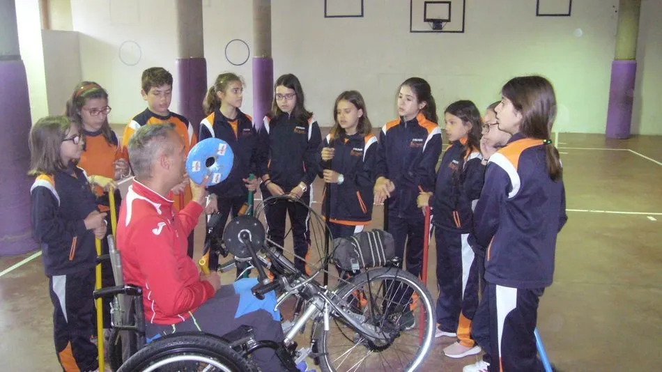 Foto 10 - &lsquo;Deporte para todos&rsquo; con la Fundaci&oacute;n Aviva en el Colegio Antonio Machado
