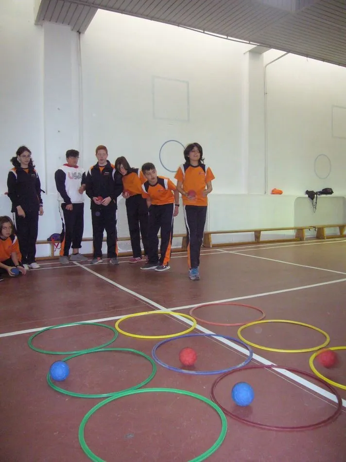 Foto 3 - &lsquo;Deporte para todos&rsquo; con la Fundaci&oacute;n Aviva en el Colegio Antonio Machado