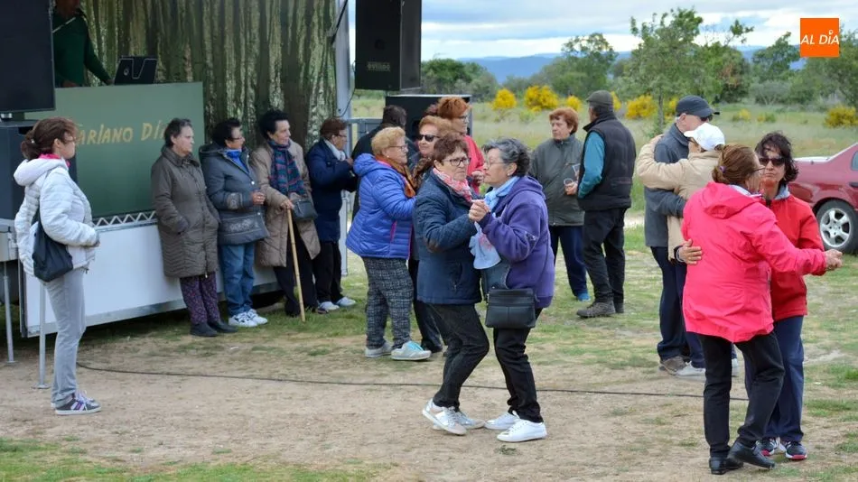 Foto 6 - La celebraci&oacute;n de San Gregorio re&uacute;ne a los lumbralenses en Las Vi&ntilde;as