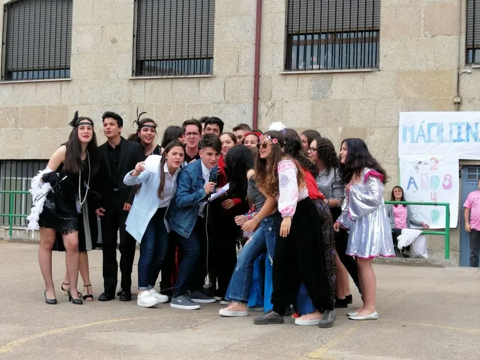 Foto 9 - Contin&uacute;an las fiestas en el Colegio Padres Trinitarios con m&uacute;sica y bailes  