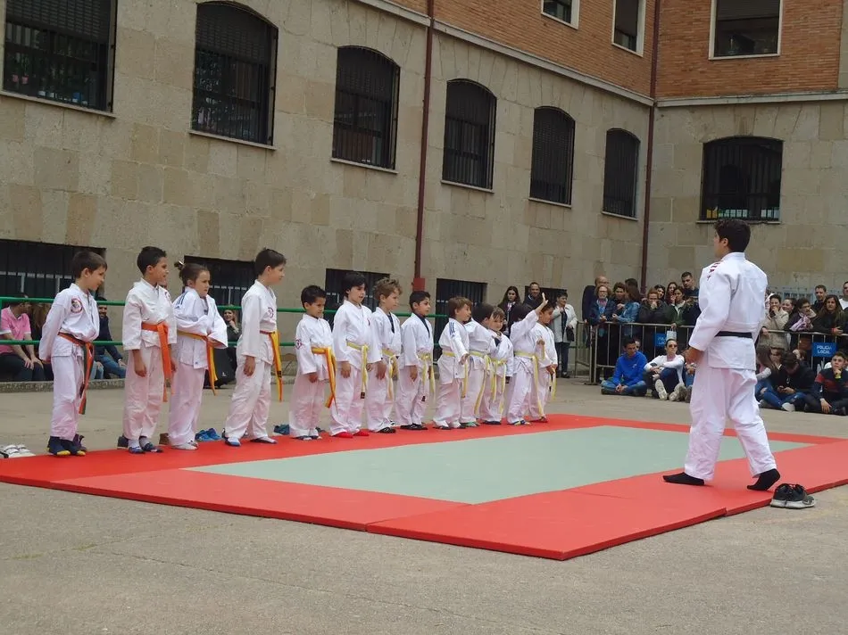 Foto 8 - Contin&uacute;an las fiestas en el Colegio Padres Trinitarios con m&uacute;sica y bailes  