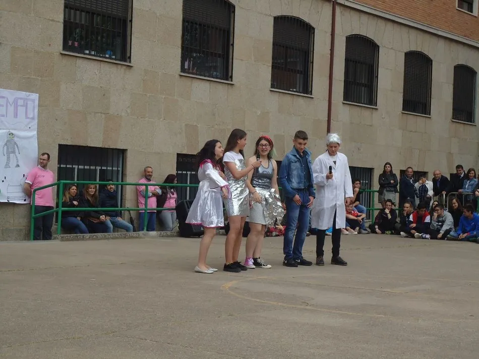 Foto 3 - Contin&uacute;an las fiestas en el Colegio Padres Trinitarios con m&uacute;sica y bailes  
