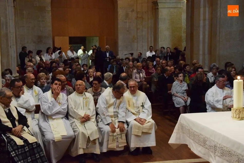 Foto 4 - La Di&oacute;cesis homenajea a siete sacerdotes por su dedicaci&oacute;n a la comunidad