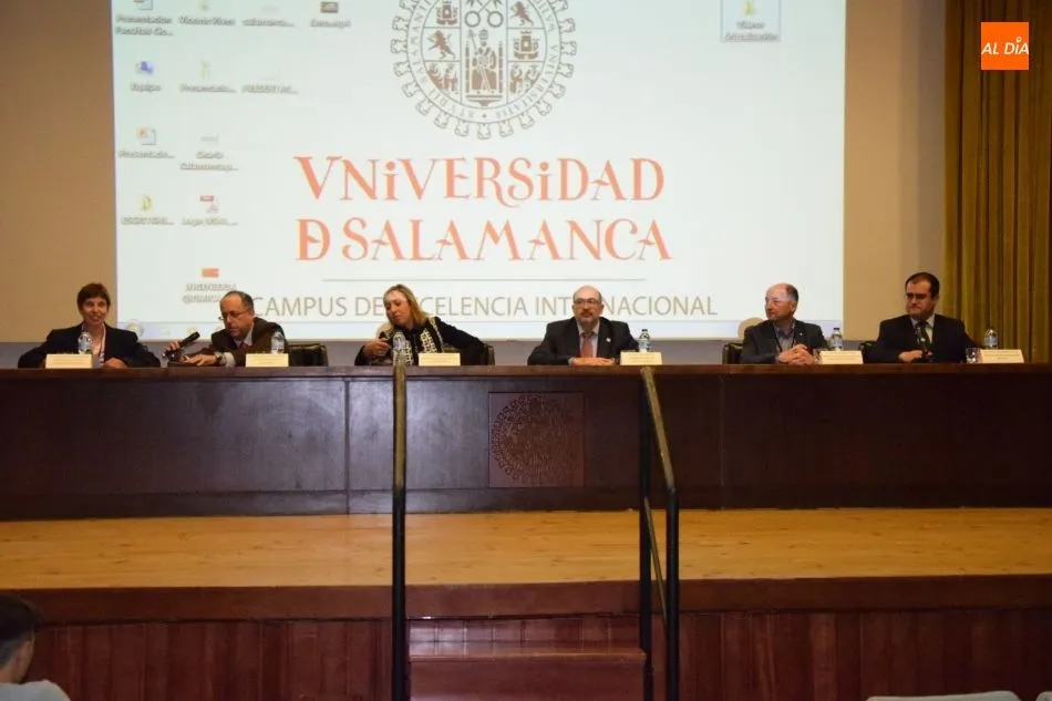 Foto 3 - El I Concurso de Cristalizaci&oacute;n acerca a la ciencia a m&aacute;s de 300 estudiantes de ESO y Bachillerato