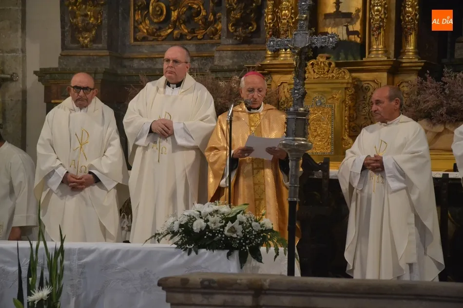 Foto 4 - La Di&oacute;cesis festeja las Bodas de Oro sacerdotales de cuatro de sus presb&iacute;teros  