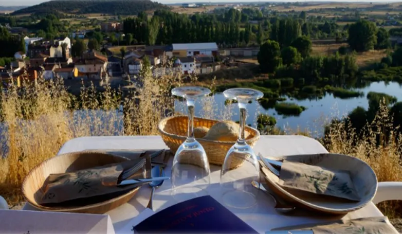 El Parador inicia la temporada de barbacoas en sus jardines  