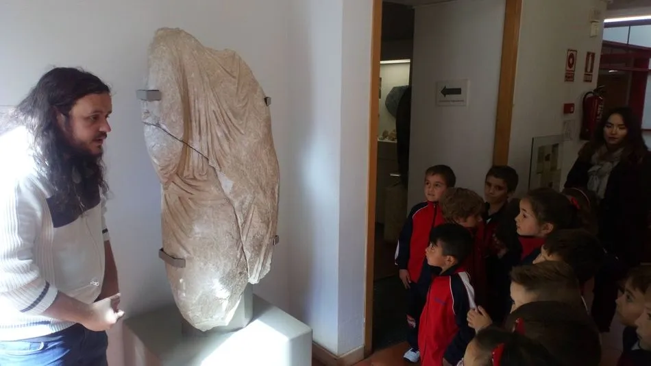Foto 9 - Los alumnos de Primaria del Colegio Padres Trinitarios visitan el Museo de Salamanca