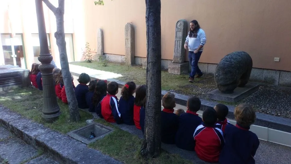 Foto 7 - Los alumnos de Primaria del Colegio Padres Trinitarios visitan el Museo de Salamanca