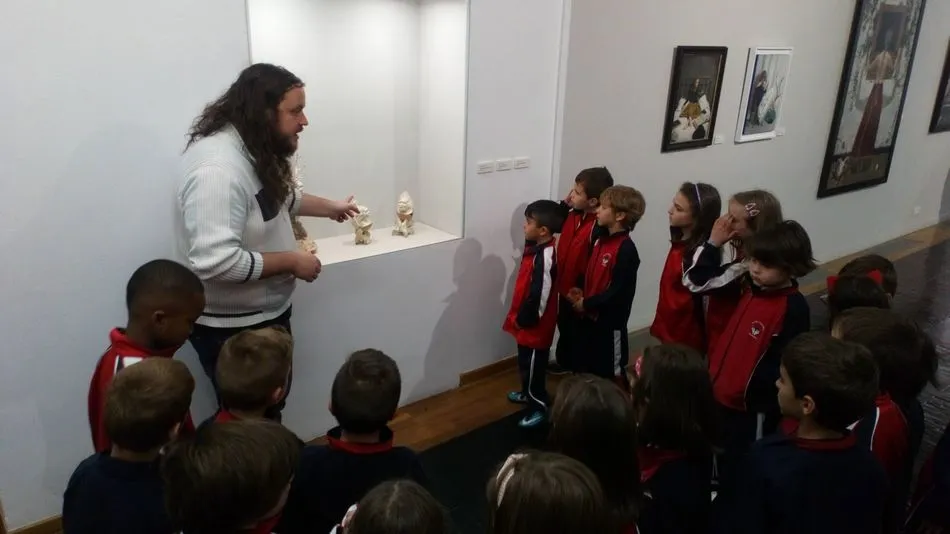 Foto 2 - Los alumnos de Primaria del Colegio Padres Trinitarios visitan el Museo de Salamanca