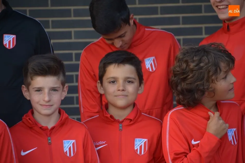 Foto 8 - El Ayuntamiento de Santa Marta de Tormes recibe la visita de los ganadores de la Oviedo Cup