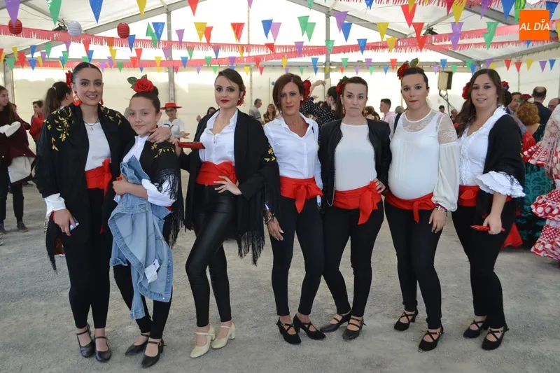 Foto 8 - Volantes, bailes y ganas, muchas ganas dan la bienvenida a la XI Feria de Abril y II Feria del...