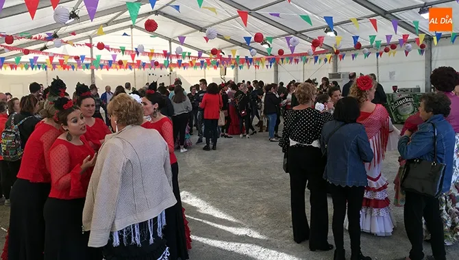 Foto 4 - Volantes, bailes y ganas, muchas ganas dan la bienvenida a la XI Feria de Abril y II Feria del...