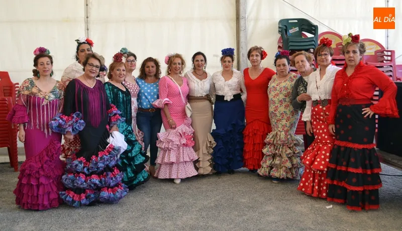 Foto 2 - Volantes, bailes y ganas, muchas ganas dan la bienvenida a la XI Feria de Abril y II Feria del...