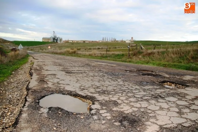 Foto 8 - El deterioro de la carretera de Amatos a comienzos del a&ntilde;o 2016
