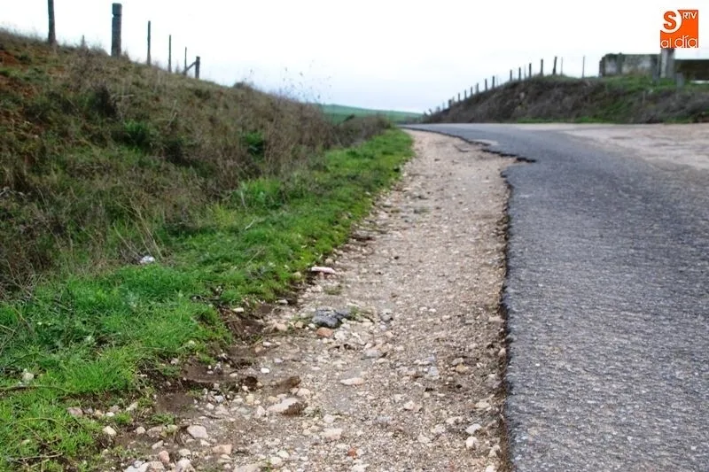 Foto 7 - El deterioro de la carretera de Amatos a comienzos del a&ntilde;o 2016