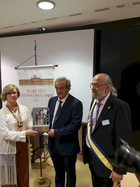 Foto 5 - El Club Salamanca Plaza Mayor entrega su premio &lsquo;Servir&rsquo; a Blas Rodr&iacute;guez