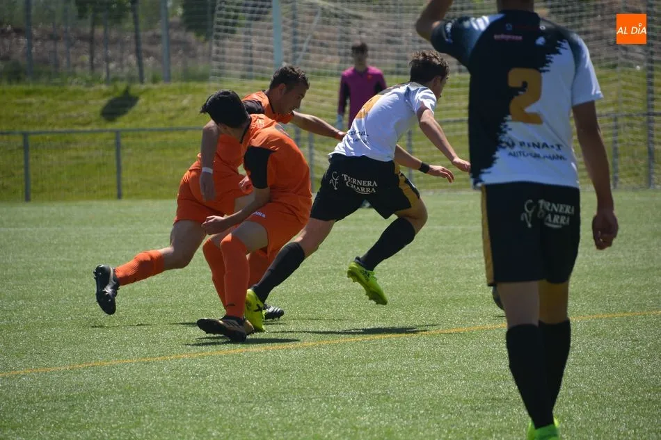 Foto 9 - Resultados, clasificaciones e im&aacute;genes del f&uacute;tbol base regional
