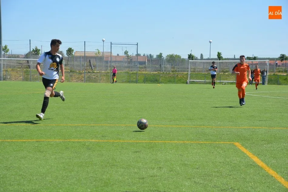 Foto 2 - Resultados, clasificaciones e im&aacute;genes del f&uacute;tbol base regional