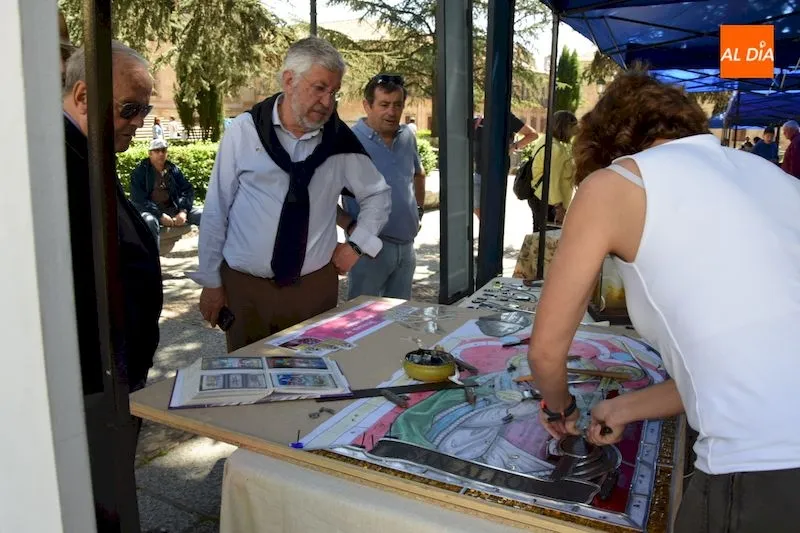 Foto 7 - La VI Jornada de Artesan&iacute;a muestra a los salmantinos los oficios de ayer y de hoy