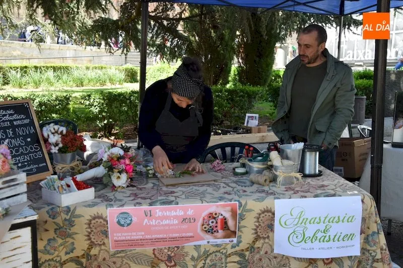 Foto 2 - La VI Jornada de Artesan&iacute;a muestra a los salmantinos los oficios de ayer y de hoy