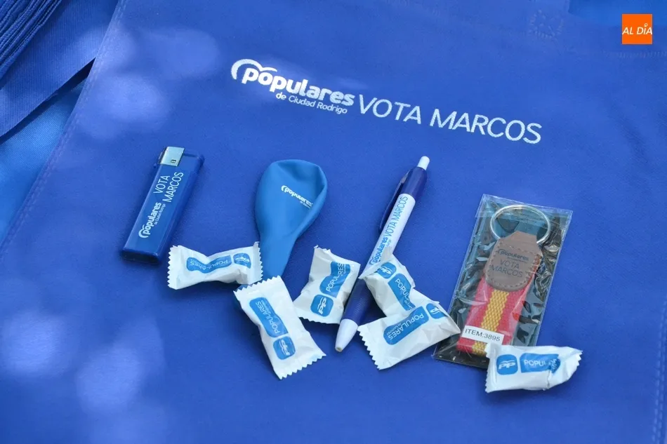 Foto 3 - La muerte de Rubalcaba condiciona el primer s&aacute;bado de mercadillo electoral  