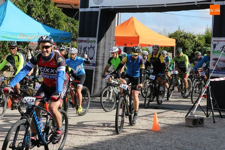 Foto 2 - David L&oacute;pez y Beatriz S&aacute;nchez triunfan en la IV BTT Entresierras