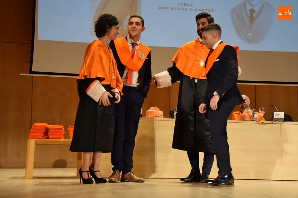 Foto 7 - Los nuevos titulados en Administraci&oacute;n y Direcci&oacute;n de Empresas celebran su graduaci&oacute;n