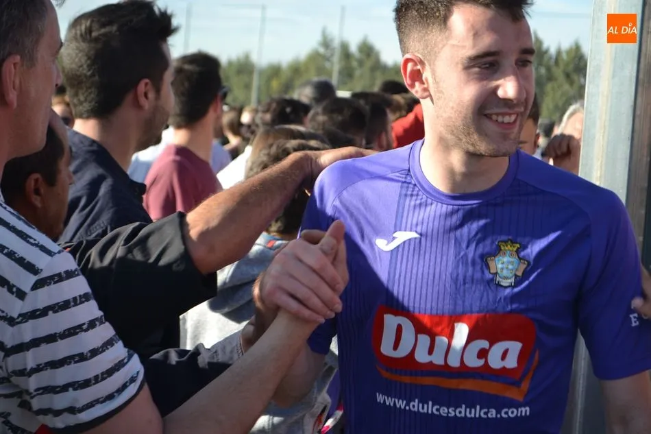 Los jugadores del Peñaranda y la afición