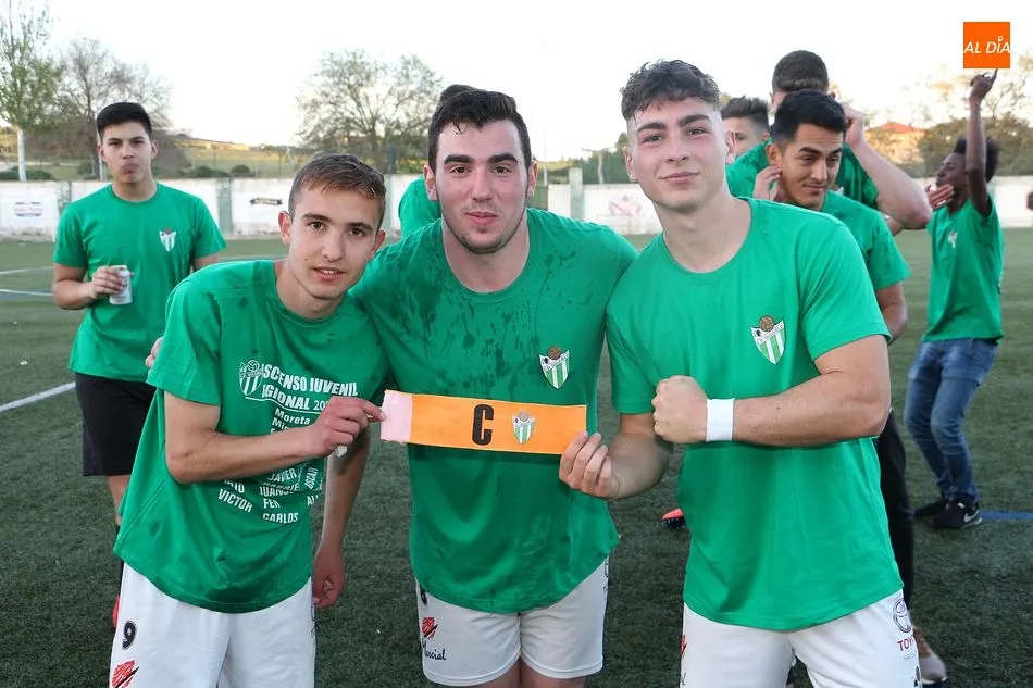 Foto 8 - El Guijuelo Juvenil asciende a regional tras vencer al CD Pe&ntilde;aranda (4-1)