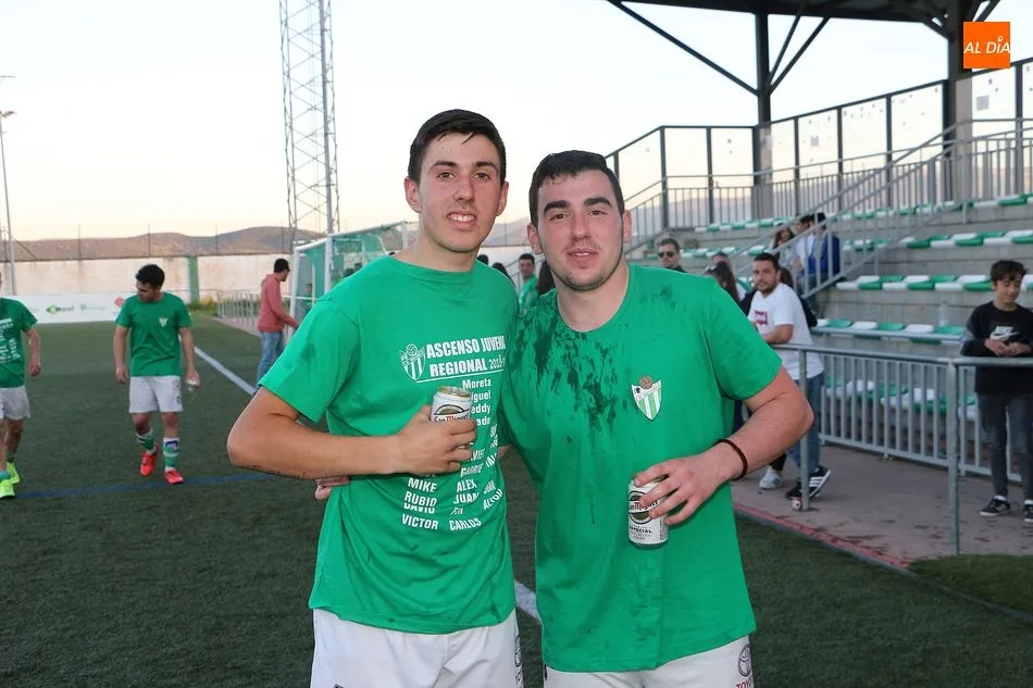 Foto 4 - El Guijuelo Juvenil asciende a regional tras vencer al CD Pe&ntilde;aranda (4-1)
