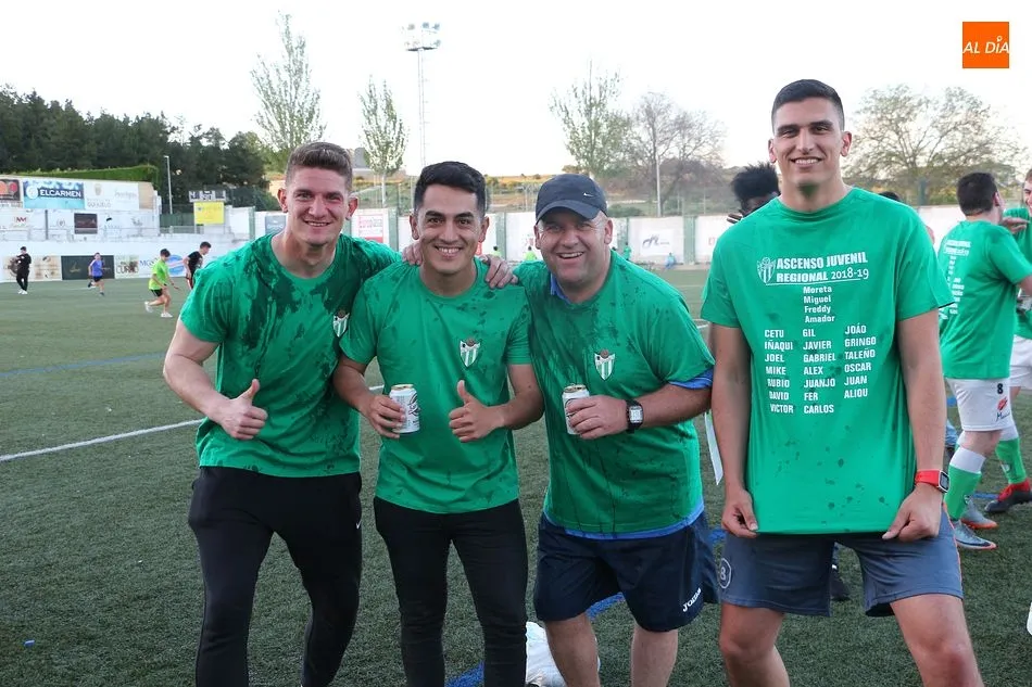 Foto 3 - El Guijuelo Juvenil asciende a regional tras vencer al CD Pe&ntilde;aranda (4-1)