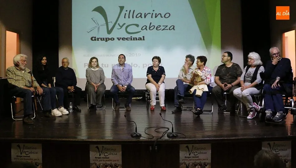 El acto tuvo lugar en el salón de cine ante cerca de un centenar de personas / CORRAL