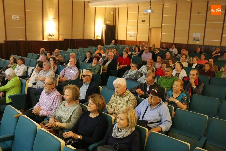 Foto 11 - El Grupo Villarino y Cabeza presenta al p&uacute;blico su candidatura a las municipales  