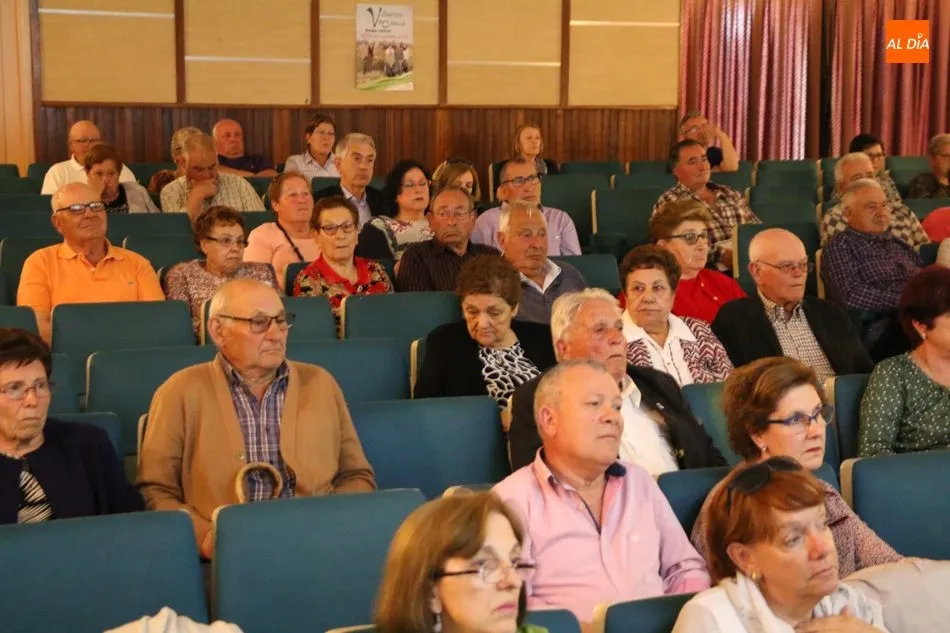 Foto 10 - El Grupo Villarino y Cabeza presenta al p&uacute;blico su candidatura a las municipales  