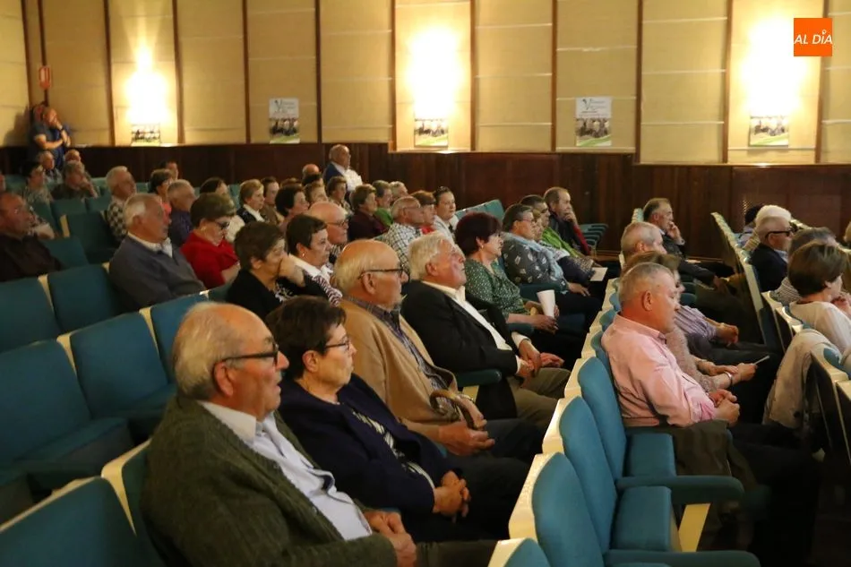 Foto 9 - El Grupo Villarino y Cabeza presenta al p&uacute;blico su candidatura a las municipales  