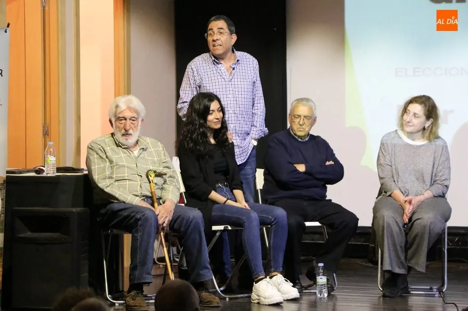 Foto 2 - El Grupo Villarino y Cabeza presenta al p&uacute;blico su candidatura a las municipales  