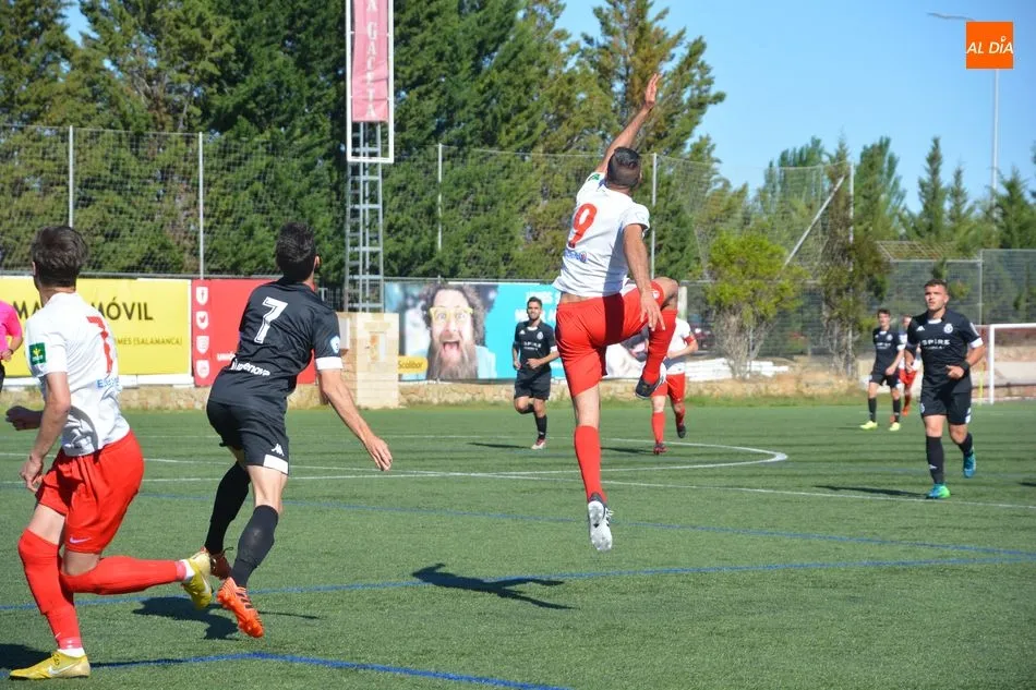 Foto 8 - El Santa Marta se despide de la liga en casa con una gran victoria (4-2)