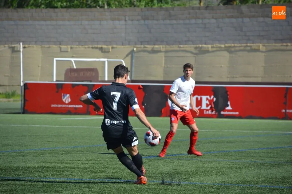 Foto 5 - El Santa Marta se despide de la liga en casa con una gran victoria (4-2)