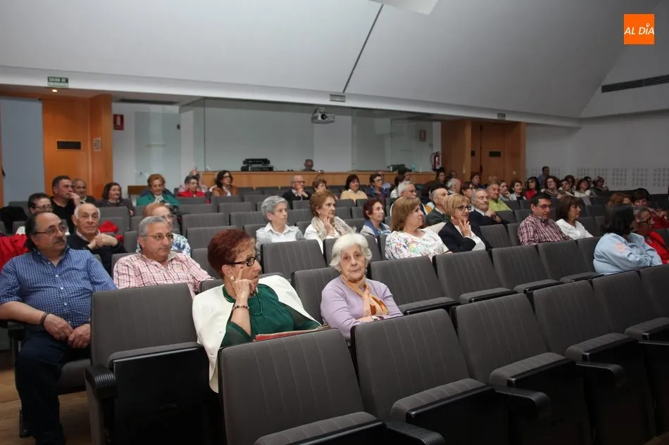Foto 5 - Luis Antonio Pedraza y Paulo Meirinhos dejan el acento de la Raya en el Centro Cultural  